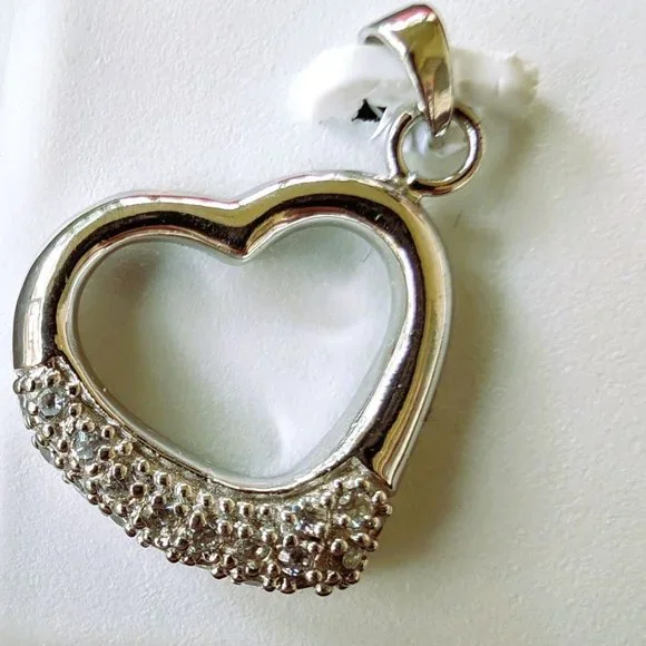 Gorgeous .925 Sterling Silver Heart and CZ's Pendant! - Picture 2 of 4